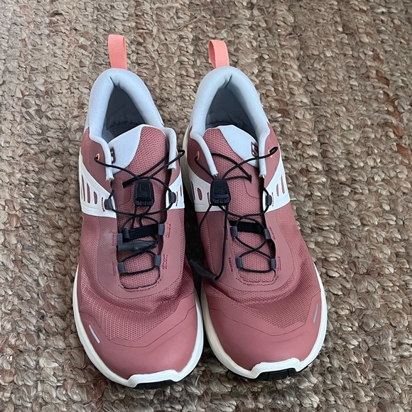 Like new Salomon trail running shoes - Picture 2 of 6
